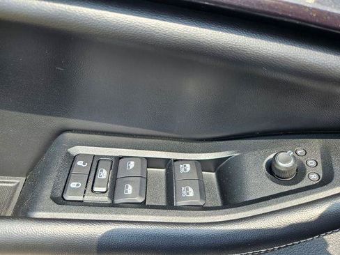 Used 2023 Jeep Grand Cherokee Laredo AWD/4WD image 11