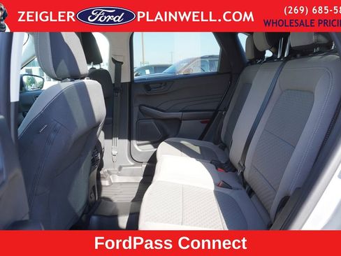 Used 2022 Ford Escape SE w/ Cold Weather Package image 11