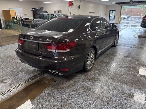 Used 2015 Lexus LS 460 AWD w/ Comfort Package image 6