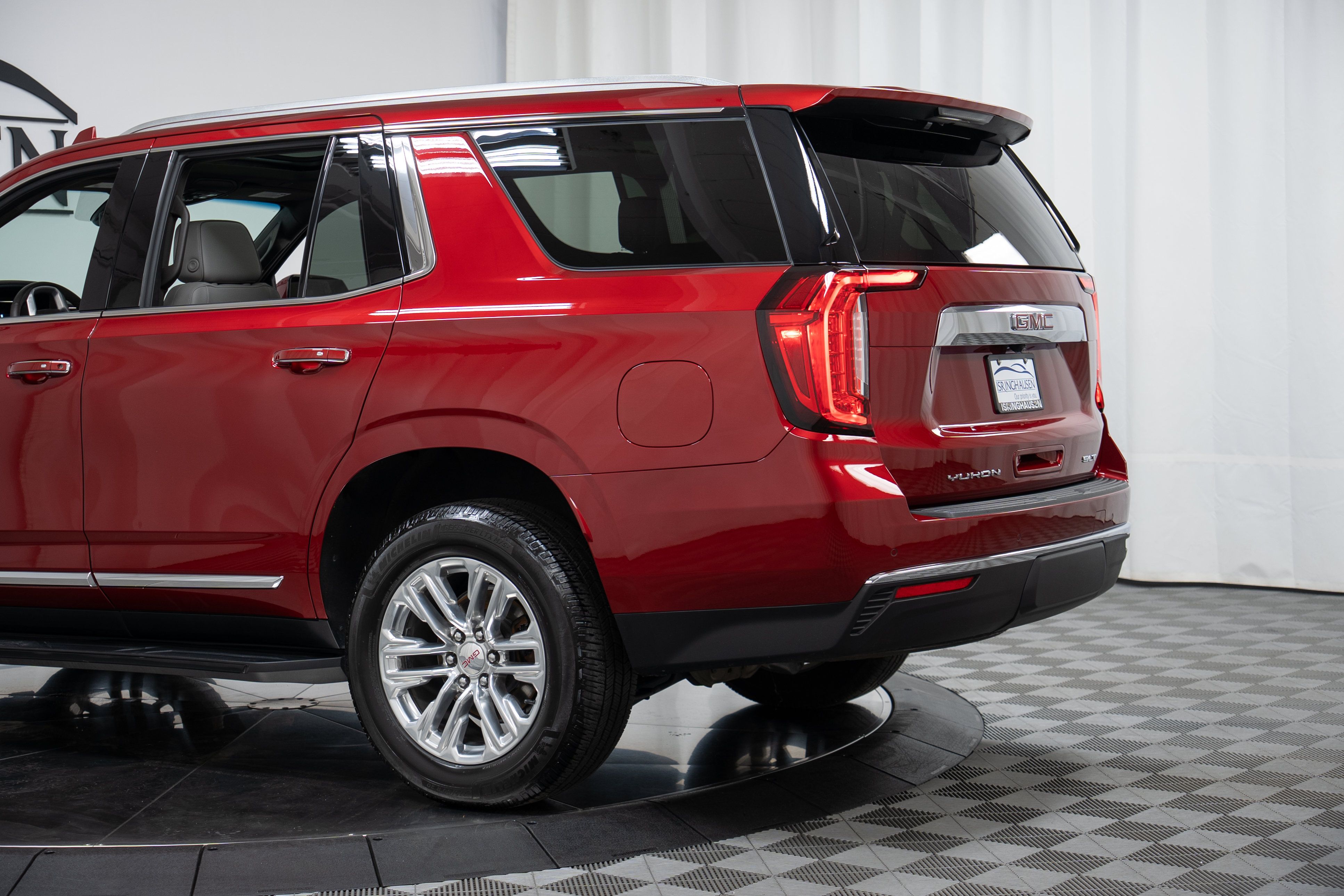 Used 2022 GMC Yukon SLT w/ SLT Premium Package AWD/4WD image 31