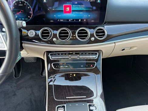 Used 2021 Mercedes-Benz E 450 4MATIC Sedan image 17