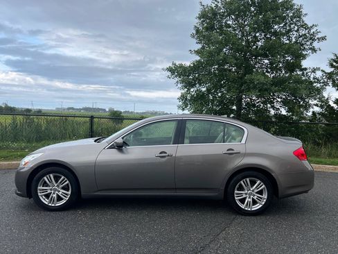 Used 2013 INFINITI G37 x Sedan w/ Premium Pkg AWD/4WD image 4