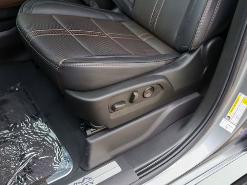 Used 2024 Chevrolet Silverado 1500 High Country RWD image 11