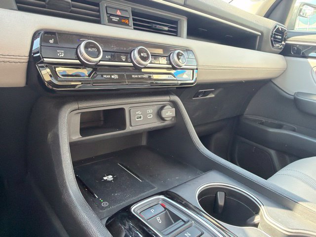 Certified 2023 Honda Pilot Touring image 20