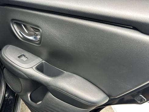 Certified 2025 Honda HR-V LX image 17