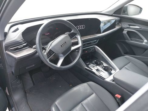 Certified 2025 Audi Q5 Premium w/ Convenience Package AWD/4WD image 5