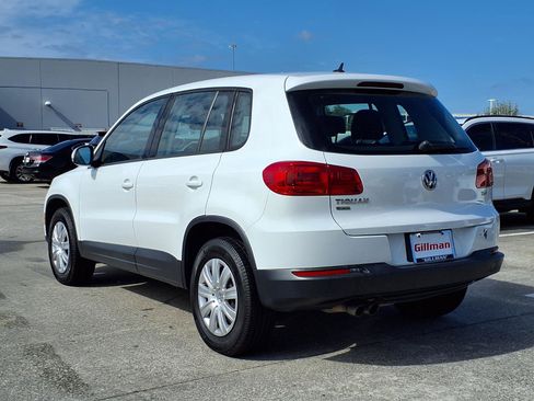 Used 2017 Volkswagen Tiguan S FWD image 3