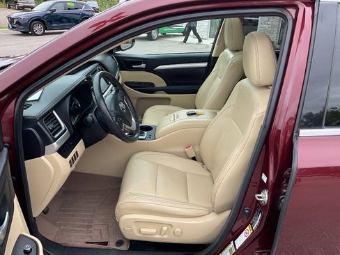 Used 2015 Toyota Highlander XLE AWD/4WD image 13