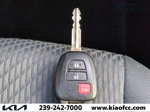 Used 2019 Toyota Highlander LE image 25