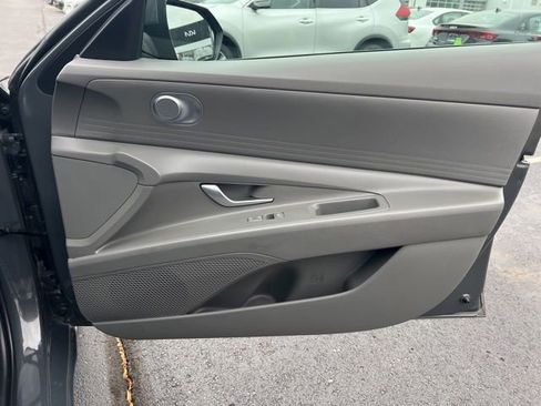 Used 2023 Hyundai Elantra SEL image 28