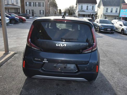 Used 2023 Kia Soul LX w/ LX Technology Package image 4