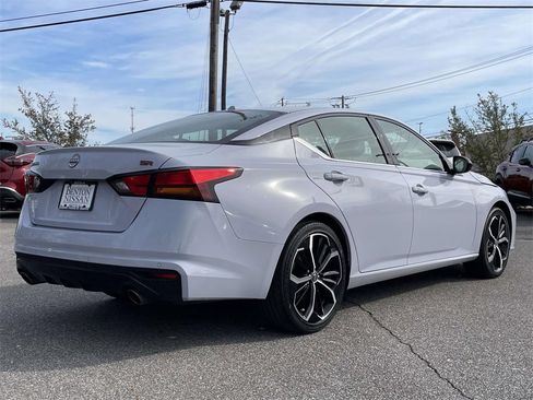 Used 2024 Nissan Altima 2.5 SR image 3
