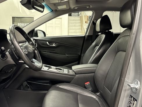 Used 2023 Hyundai Kona Limited image 5