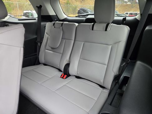 New 2026 Ford Explorer Active w/ Active Comfort Package RWD image 7
