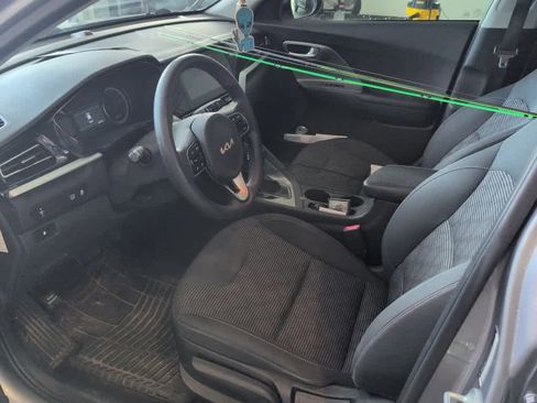 Used 2022 Kia Niro LX FWD image 9