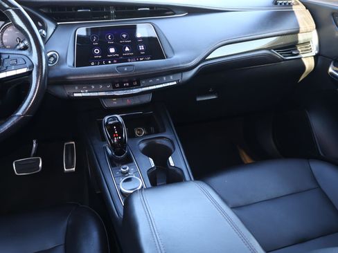 Certified 2022 Cadillac XT4 Sport w/ Safety Alert Package image 17