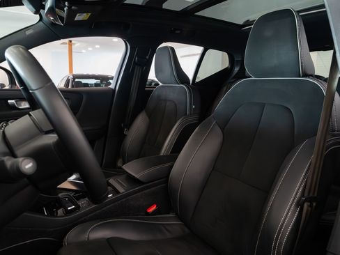 Used 2022 Volvo XC40 P8 Recharge Plus AWD/4WD image 17