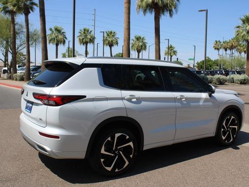 Used 2023 Mitsubishi Outlander SEL FWD image 5