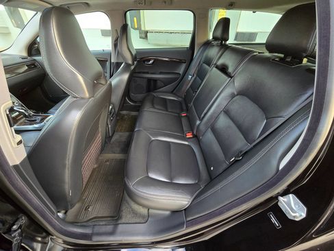 Used 2016 Volvo XC70 T5 Premier w/ Proximity Package AWD/4WD image 15