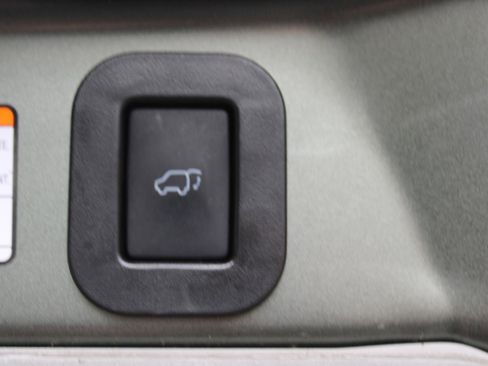 Used 2020 Toyota Sienna XLE w/ XLE Navigation Package image 33