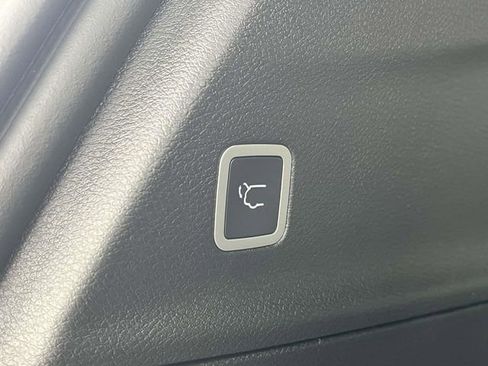 New 2026 Chrysler Pacifica Select image 18