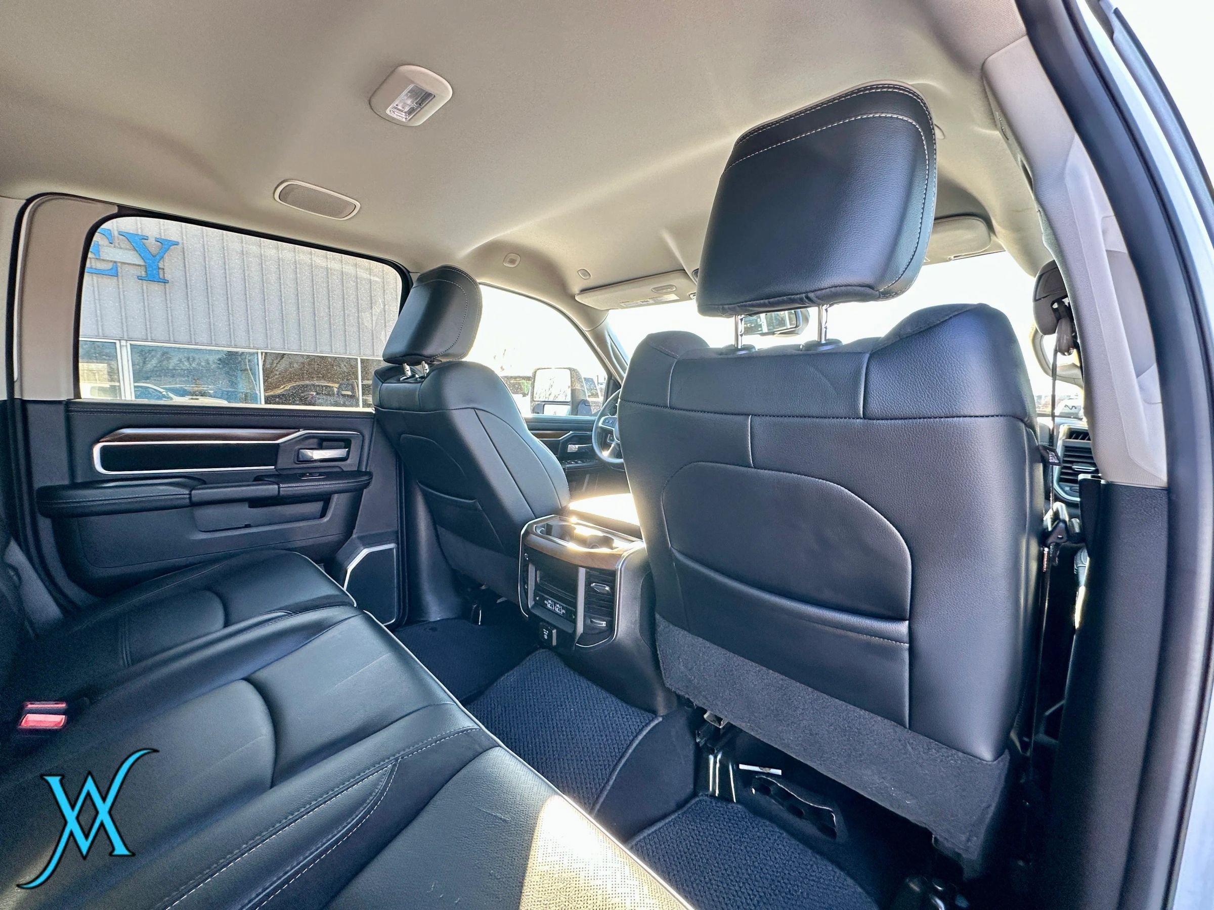 Used 2024 RAM 2500 Laramie AWD/4WD image 30