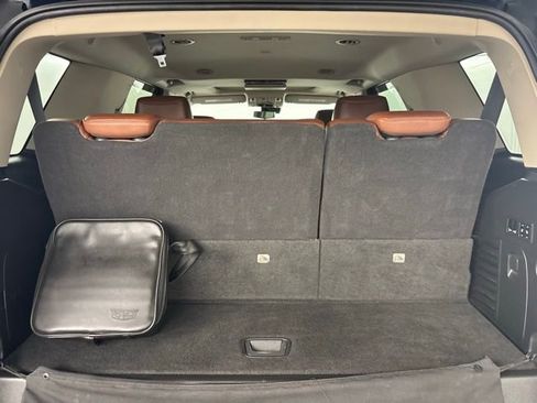 Used 2020 Cadillac Escalade Premium Luxury image 40