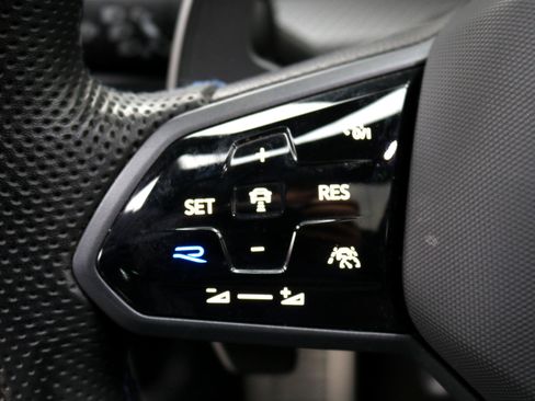 Used 2024 Volkswagen Golf R image 16