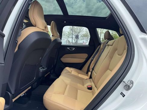 Certified 2023 Volvo XC60 B6 Ultimate w/ Climate Package AWD/4WD image 12