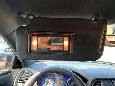 Used 2018 Chrysler 300 S image 36