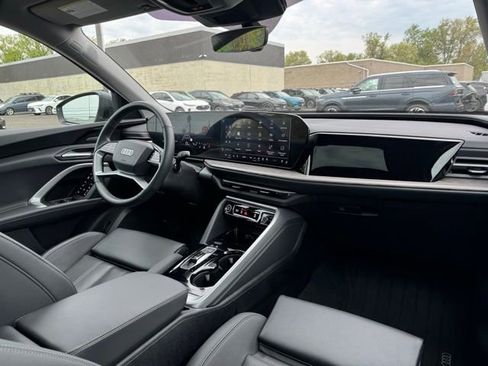 Certified 2025 Audi Q5 Premium Plus w/ Premium Plus AWD/4WD image 14