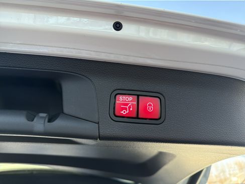 Used 2022 Mercedes-Benz GLS 450 4MATIC image 32
