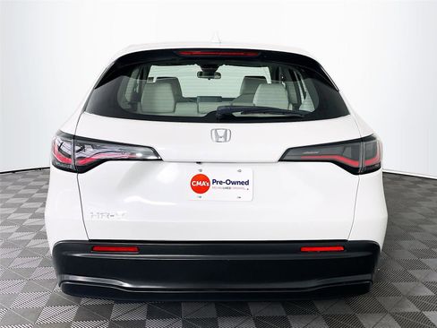Used 2023 Honda HR-V LX image 7