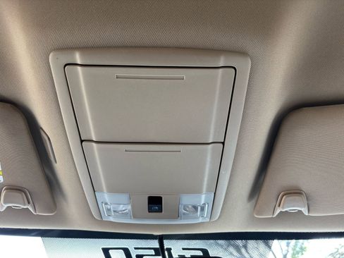 Used 2010 Ford F150 Lariat image 26