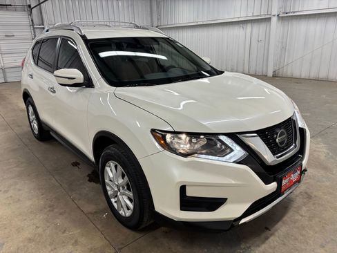 Used 2020 Nissan Rogue SV FWD image 1