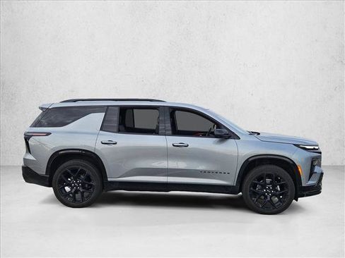 Certified 2025 Chevrolet Traverse RS w/ LPO, Floor Liner Package image 4