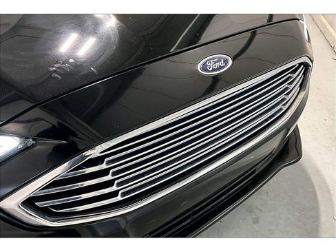 Used 2018 Ford Fusion SE w/ Fusion SE Technology Package image 30