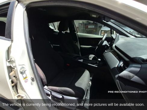 Used 2019 Toyota C-HR LE FWD image 13