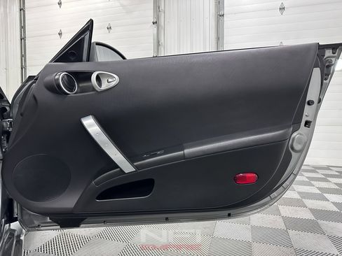 Used 2004 Nissan 350Z Touring RWD image 37