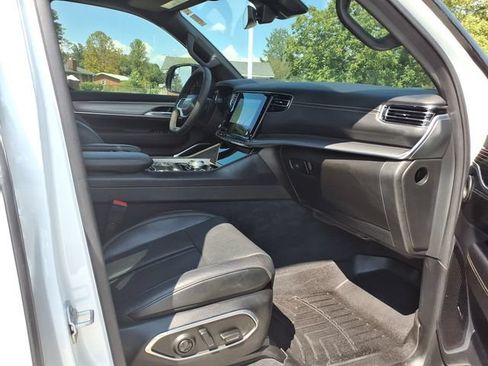 Used 2023 Jeep Wagoneer Series II w/ Convenience Group I AWD/4WD image 23