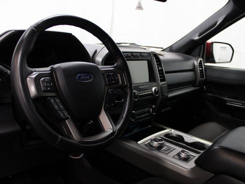 Used 2020 Ford Expedition XLT image 16