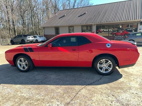 Used 2015 Dodge Challenger SXT w/ Driver Convenience Group image 8