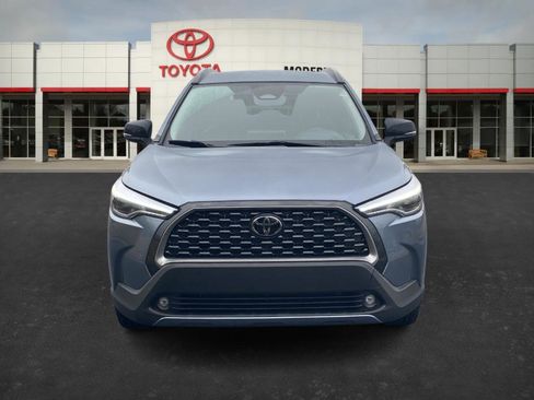 Certified 2025 Toyota Corolla Cross XLE image 2