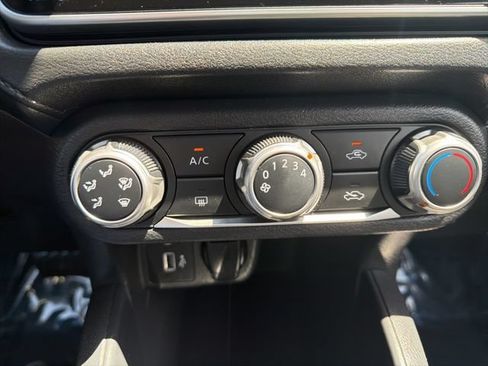 Used 2021 Nissan Versa S FWD image 16