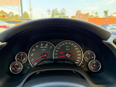 Used 2005 Chevrolet Corvette Coupe w/ Preferred Equipment Group RWD image 28