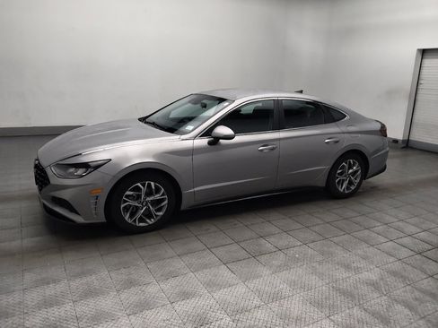 Used 2023 Hyundai Sonata SEL FWD image 2