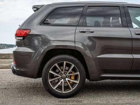 Used 2018 Jeep Grand Cherokee Trackhawk AWD/4WD image 10