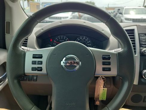 Used 2016 Nissan Frontier SV RWD image 18