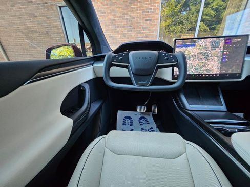 Used 2023 Tesla Model X Plaid AWD/4WD image 4