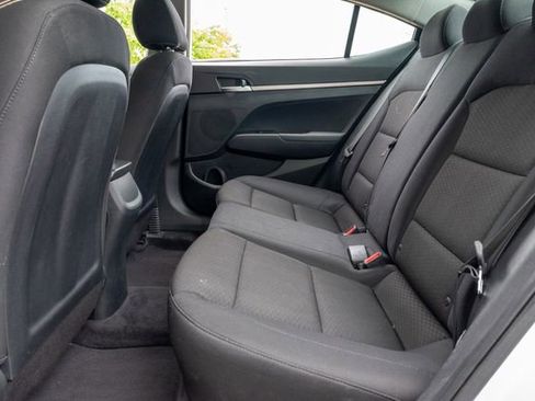 Used 2020 Hyundai Elantra SE w/ Cargo Package (C1) FWD image 23